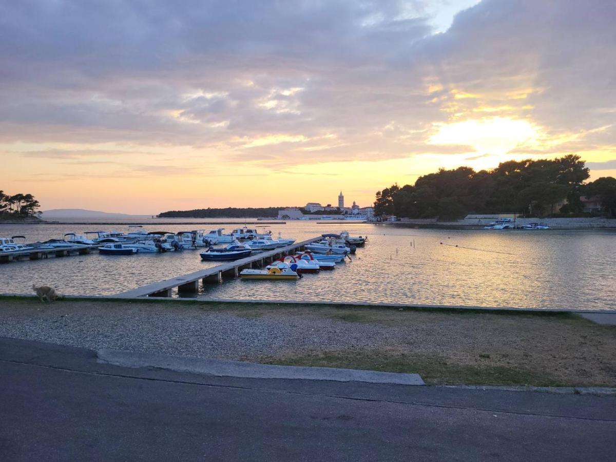 Apartman Padova Banjol Exteriör bild